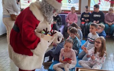 Posjet Djeda Božićnjaka u PŠ Zaton